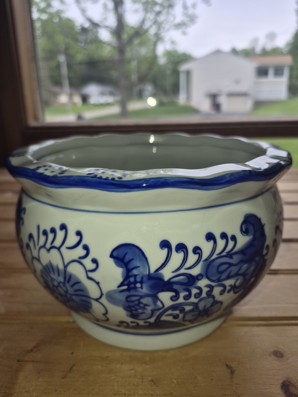 Elegant Blue and White Chinese Style Porcelain Ceramic Pot - Picture 4 of 12